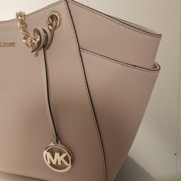 Light Pink Michael Kors Jet Set Bag - Picture 4 of 13